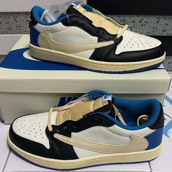 Nike Travis Scott fragment Design way in a men shoes size with box and laces
